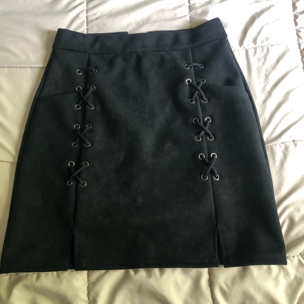Black tight skirt